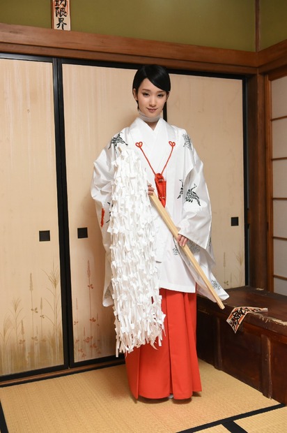 剛力彩芽、ナース・スケバン・巫女などコスプレ7変化……18日スタート『レンタルの恋』