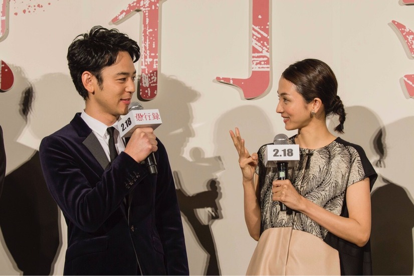 満島ひかり、妻夫木聡に「愛してるよ！」とメール！……『愚行録』舞台挨拶