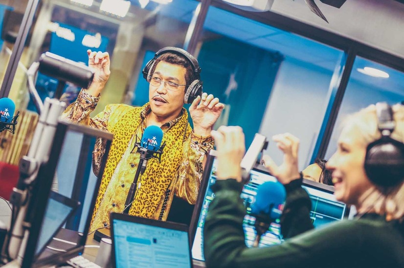 ピコ太郎、ベルギーでも大人気！「PPAP」に会場から大歓声