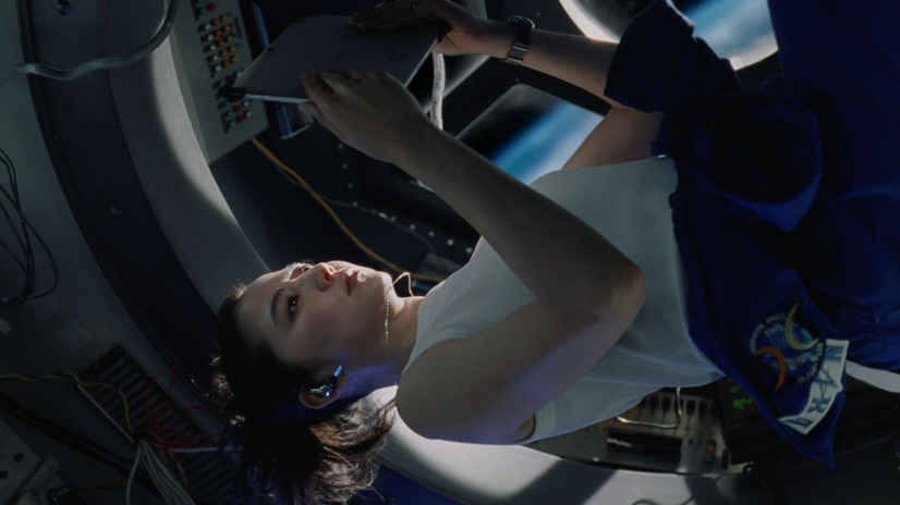 長澤まさみ、夫と離れて宇宙ステーションに滞在する妻演じる