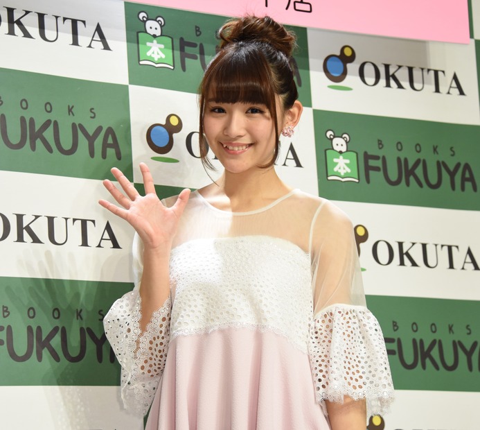 この猫飼いたい……スパガ浅川梨奈の「猫の日」コスプレがすごすぎる