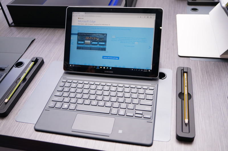 Windows 10搭載の「Galaxy Book」