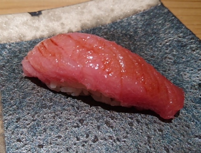 中トロ・雲丹など人気ネタ12貫を4,000円で……SUSHI権八西麻布「大将おまかせ握り」セット