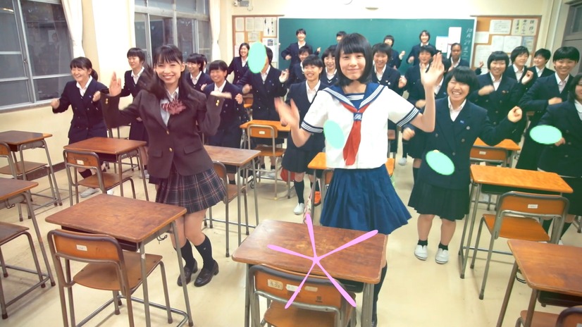 3058人が踊りだす！　久喜市のPRダンス動画『1000人クッキーダンス』が圧巻