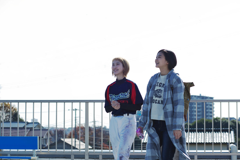 清水富美加と松井玲奈が漫才コンビに挑戦！映画「笑う招き猫」の予告編・ポスターが解禁に