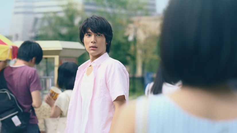 広瀬すずと中川大志が恋人役を熱演　「シーブリーズ」の新CMで