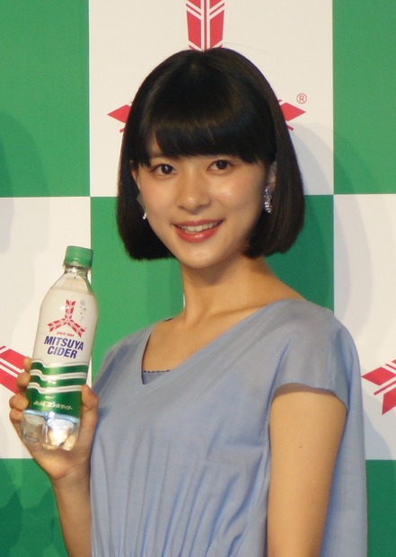 芳根京子、30センチ髪をバッサリ！「好評で嬉しいです」