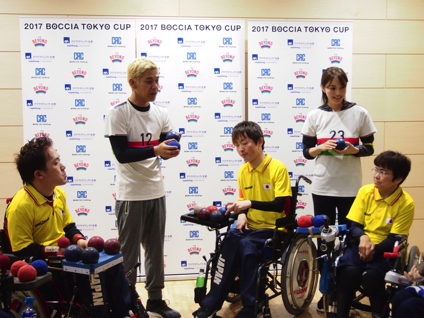 ロンブー田村と蛯原友里がパラリンピックの正式種目・ボッチャに挑戦！