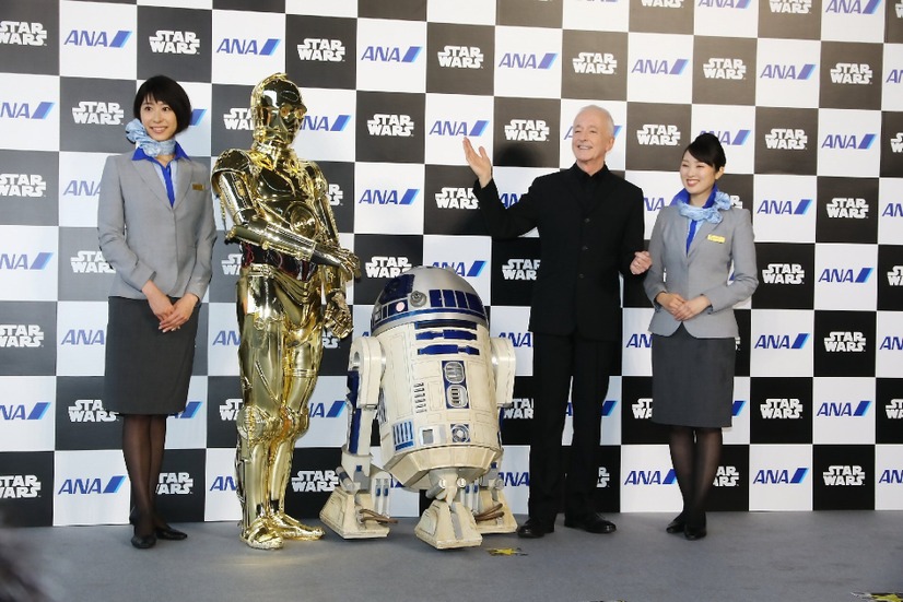 ANA、特別塗装機「C-3PO ANA JET」公開！アンソニー・ダニエルズも登場