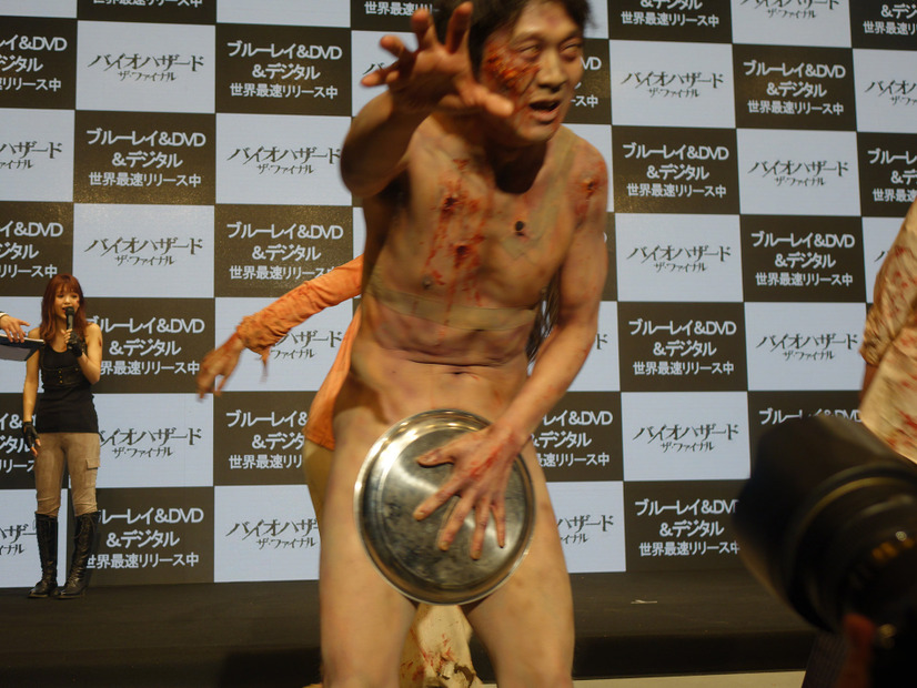 藤田ニコル、アキラ100％の裸芸「脱いでるので安村より好き」