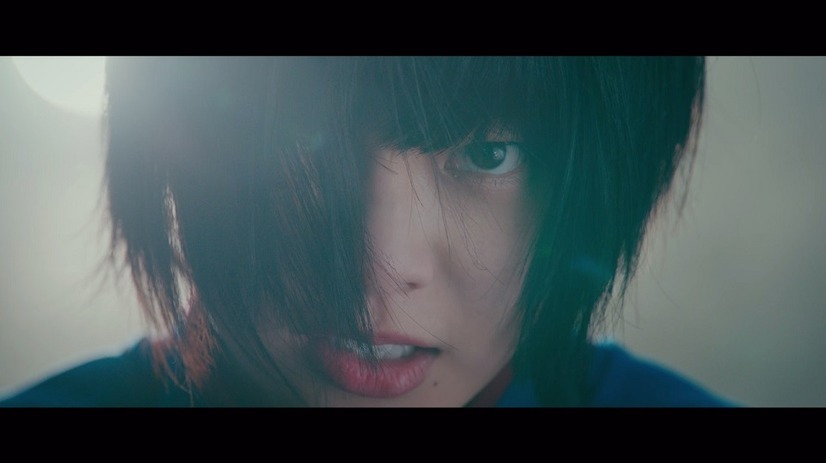 欅坂46、4thシングル「不協和音」フルMV公開！　攻撃的なダンスは必見