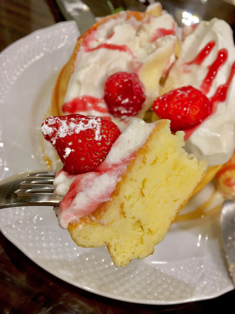 抜群のおいしさ！星乃珈琲店「苺とふんわりクリームのスフレパンケーキ」を食べてきた