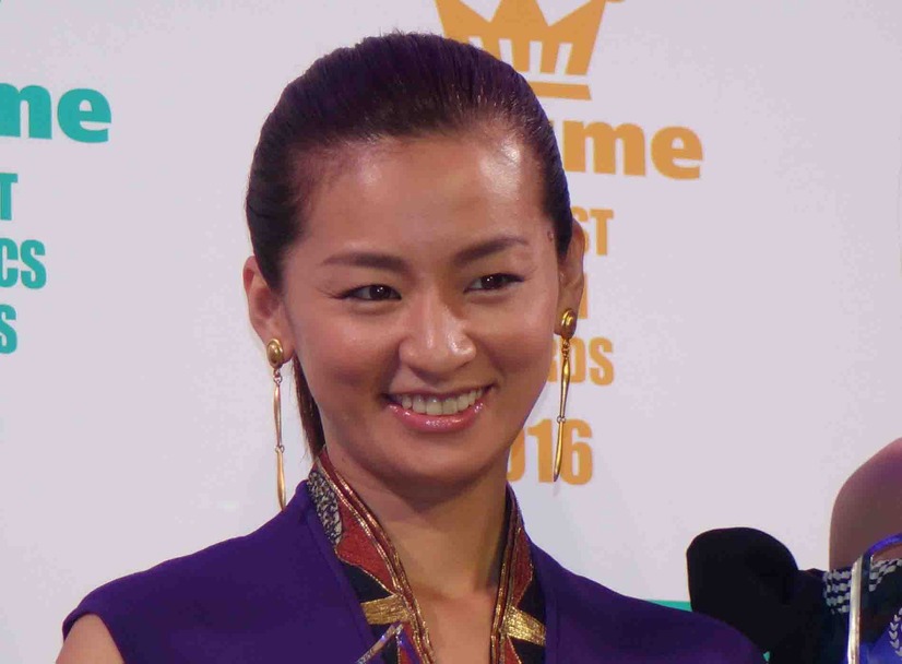 尾野真千子、「妖怪苺女優」と呼ばれる！猛烈な食いっぷり披露