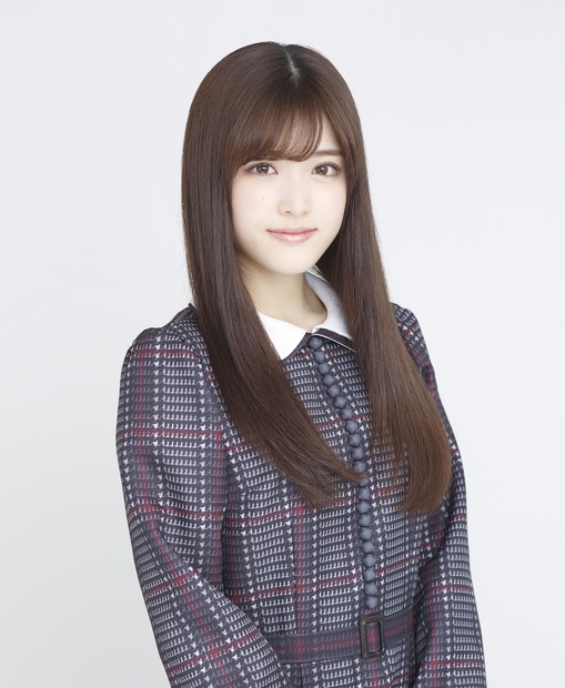 秋元真夏が初めて大型イベントのMCに挑戦