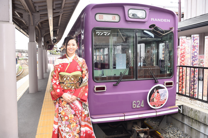 倉木麻衣が嵐山一日観光大使に！深紅の着物姿で登場