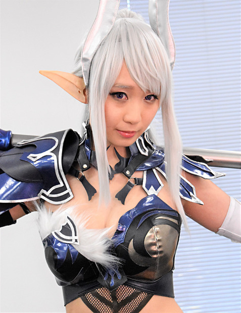 伊織もえがMMORPG『TERA』に新実装された装備で登場