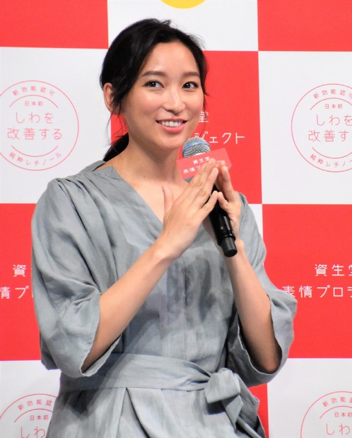 杏は最近、子どもが「いただきます」と手を合わせながら拍手するところが面白い、と明かす（撮影：non）