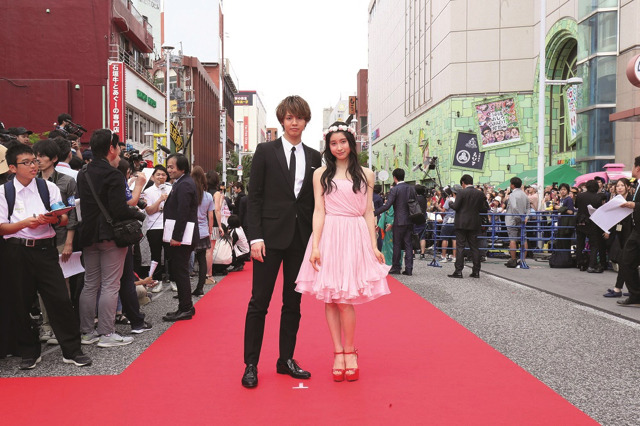土屋太鳳と片寄涼太が第9回沖縄国際映画祭に登場！レッドカーペットイベントにも参加