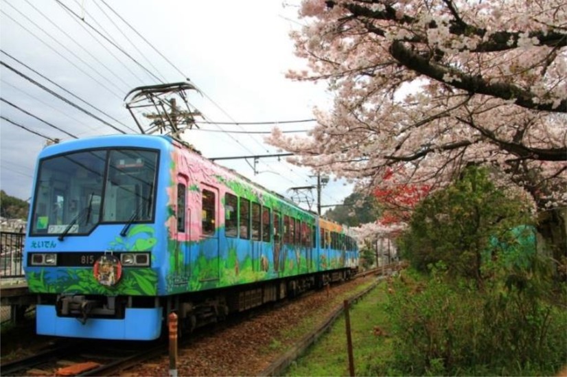 『有頂天家族』と「叡山電車」がコラボ！新ラッピング車両のお披露目運行も