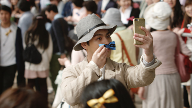 木村カエラ、カンニング竹山が出演！日本ダービー新CMオンエア