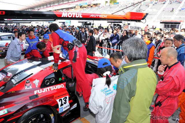 SUPER GT第2戦オープンピットの様子