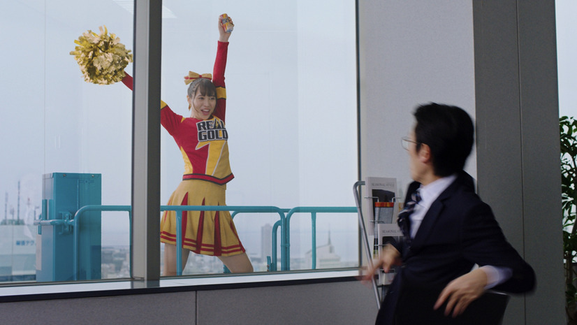 広瀬アリスがチアリーダー姿を披露！