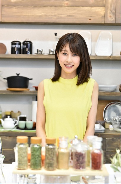 加藤綾子、谷原章介の料理番組にマイ包丁持参で参加！