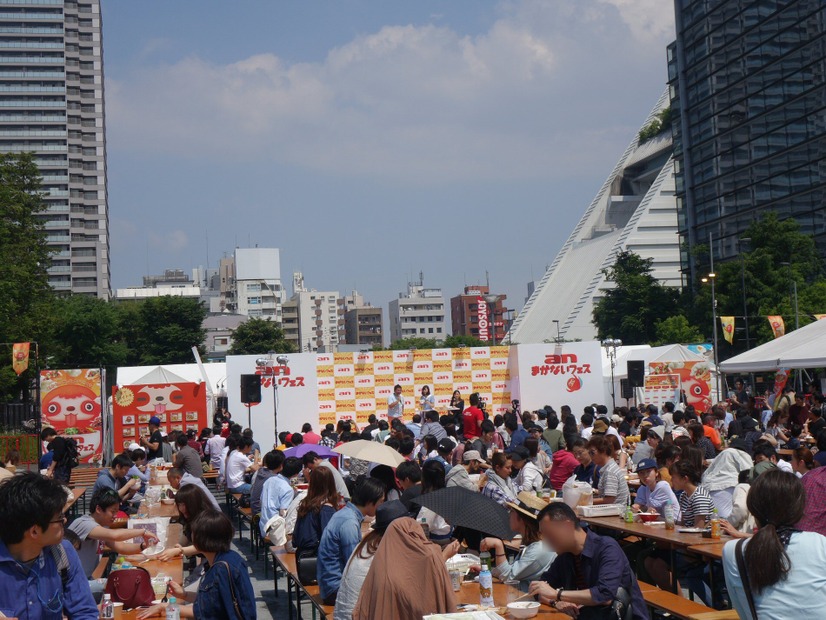 人気のまかないメニューをワンコインで！30分待ち列もできる「まかないフェス」開催中