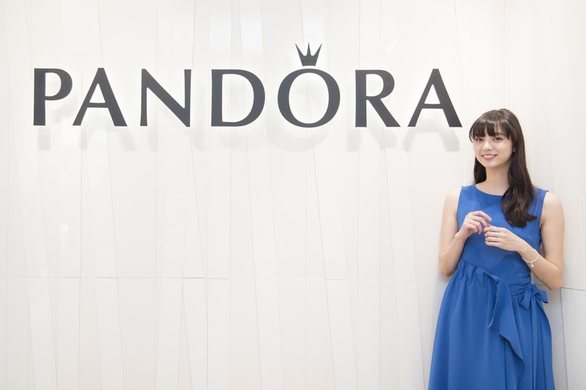 新川優愛、筧美和子とのラブラブっぷりを明かす「会えないときはお風呂で2時間くらい電話」