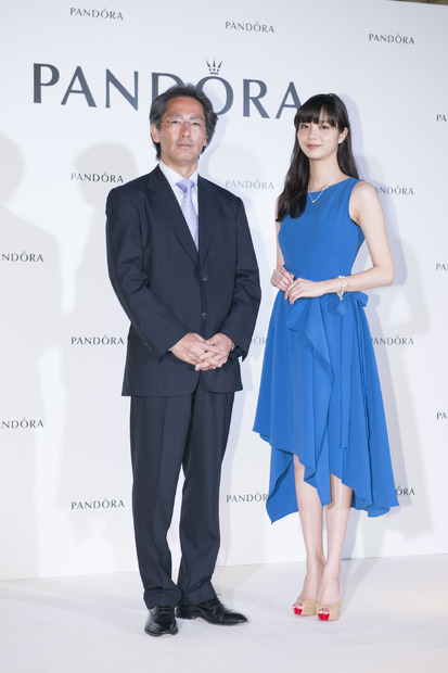 新川優愛、筧美和子とのラブラブっぷりを明かす「会えないときはお風呂で2時間くらい電話」