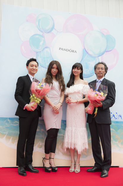 新川優愛、筧美和子とのラブラブっぷりを明かす「会えないときはお風呂で2時間くらい電話」