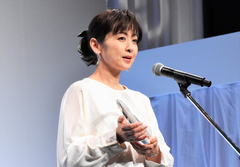 「岩谷時子賞　特別賞」を受賞した斉藤由貴