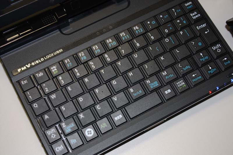 キー数が増えた板チョコデザインのキーボード