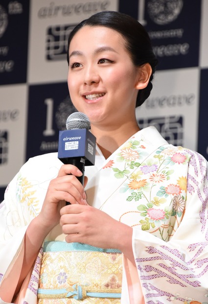 着物姿で登場した浅田真央（撮影：竹内みちまろ）