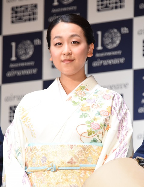 着物姿で登場した浅田真央（撮影：竹内みちまろ）