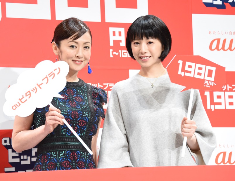 斉藤由貴と夏帆【撮影：竹内みちまろ】