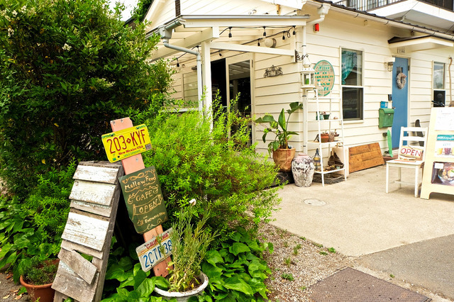 ジョンソンタウンは住宅としてだけでなく、住宅兼店舗としてカフェやショップを開業する人も多い