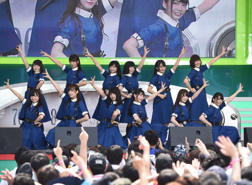 欅坂46がTIFで熱狂ライブ、ひらがなけやきは憧れのステージに感動！