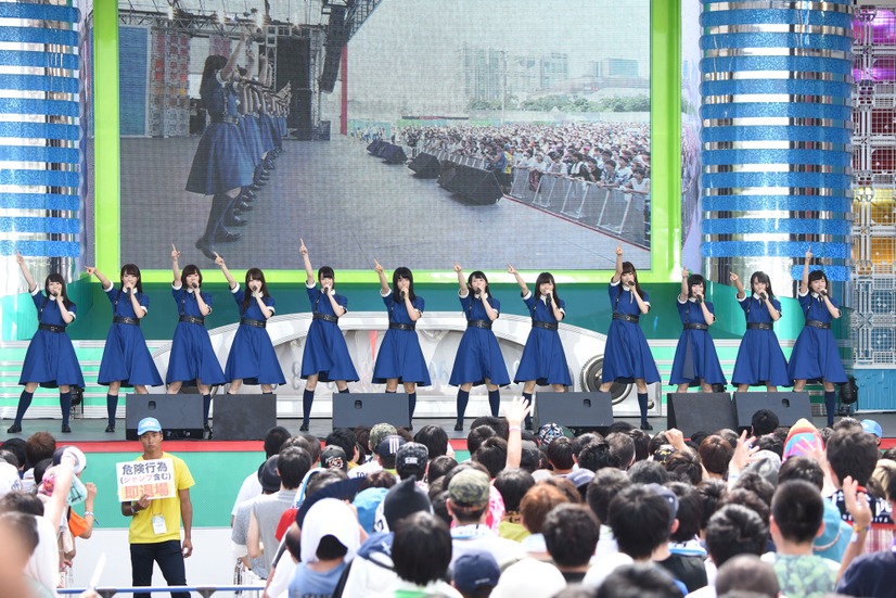 欅坂46がTIFで熱狂ライブ、ひらがなけやきは憧れのステージに感動！