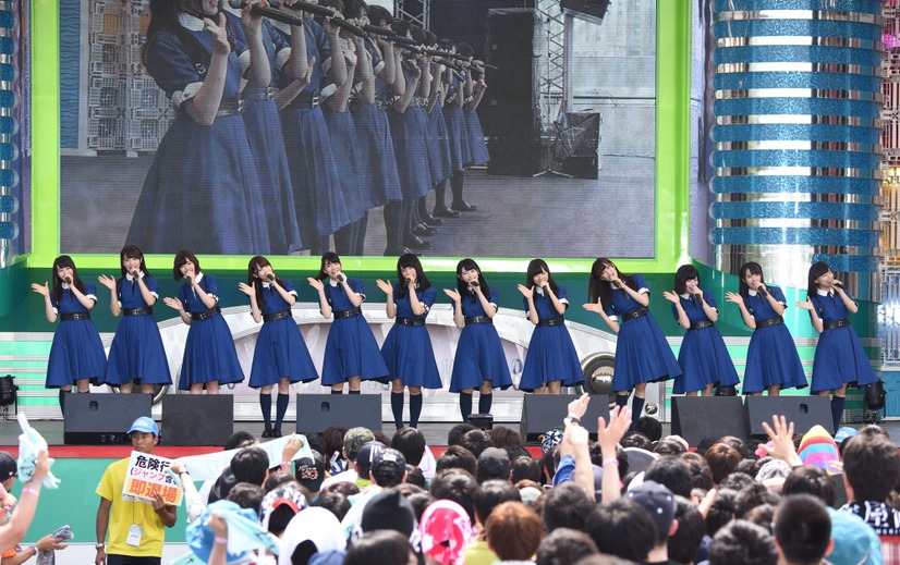 欅坂46がTIFで熱狂ライブ、ひらがなけやきは憧れのステージに感動！