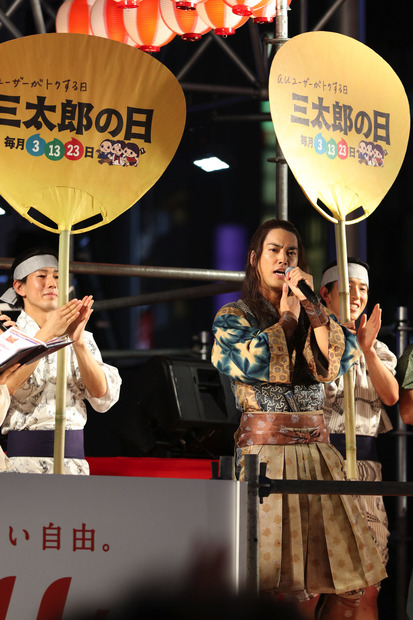 桐谷健太が浦島太郎姿で「渋谷盆踊り大会」に登場！「海の声」など披露