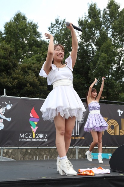 GEM・伊藤千咲美のライブ中、妹・伊藤千由李（チームしゃちほこ）がステージに飛び入り参加