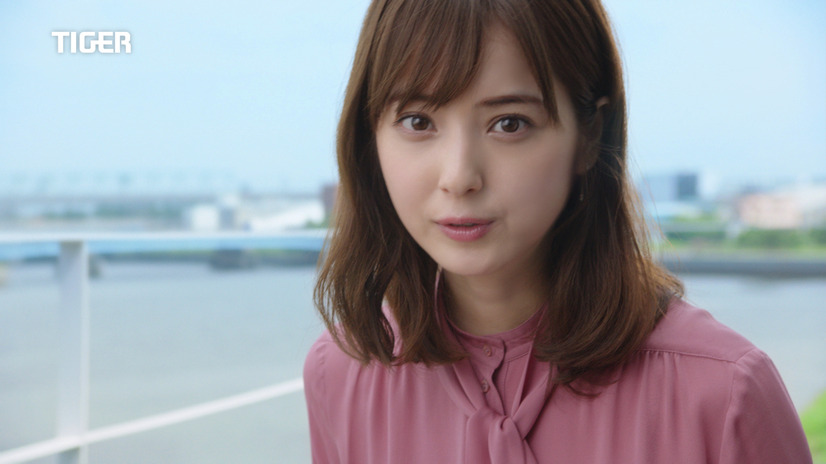 佐々木希、エプロン姿を披露！新CMが12日からオンエア