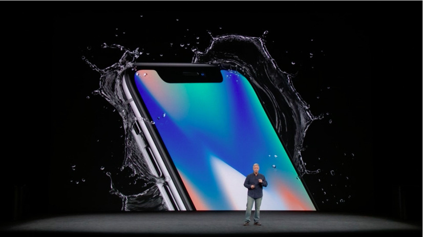 ホームボタンが消えて全面ディスプレイになった「iPhone X」が登場！顔認証は双子も識別!?