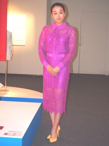 浅田真央、イベントで仰天！自身の展示会場に姉・浅田舞がサプライズ登場