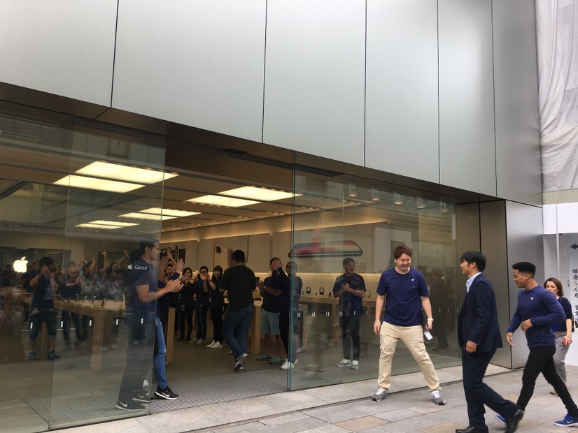 iPhone 8/8 Plus発売@銀座Apple Store前