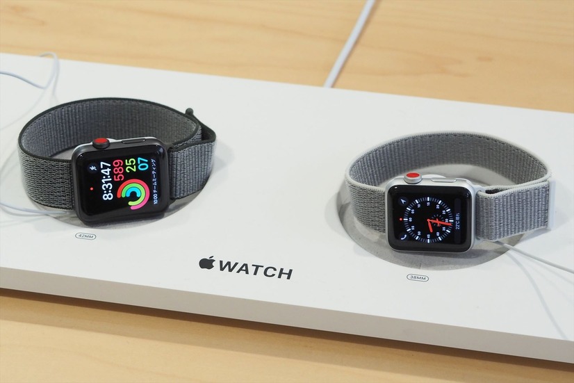 店内にはApple Watch Series 3の実機も用意。自由に試着できる