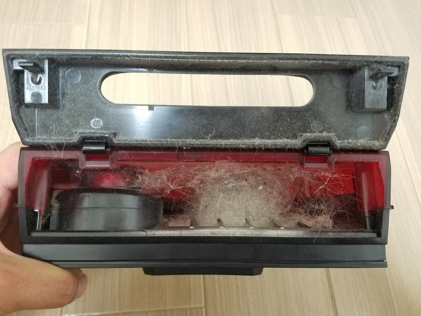 刮目せよ、これがルンバの実力! 恐ろしいほどワンコの抜け毛がよく取れていた