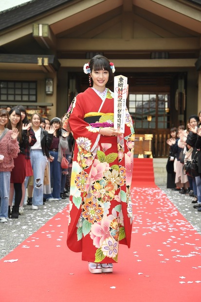 広瀬すず、“年の差の恋”への憧れを明かす……生田斗真は「超絶可い」と広瀬を絶賛