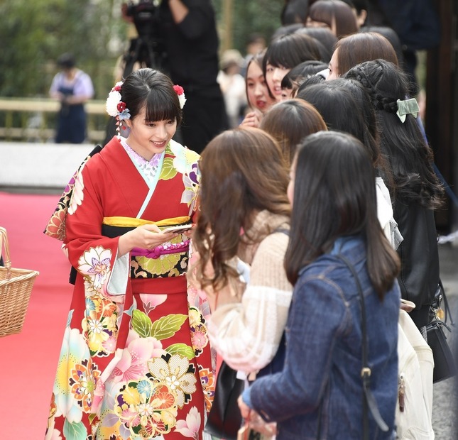 広瀬すず、“年の差の恋”への憧れを明かす……生田斗真は「超絶可い」と広瀬を絶賛